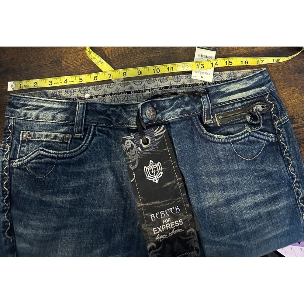 New ReRock x Express Y2K Low Rise Capri Jeans Size 10 Blue Embroider Flap Pocket - Picture 5 of 16